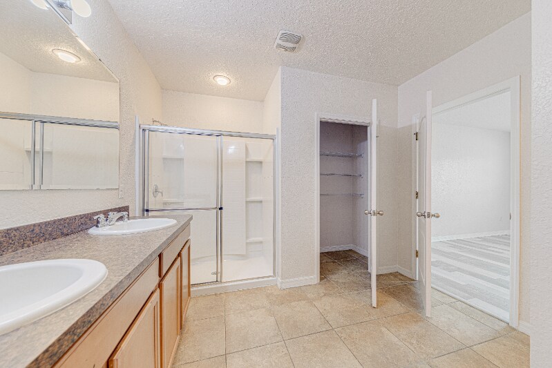 Building Photo - 16647 Broadford Ln