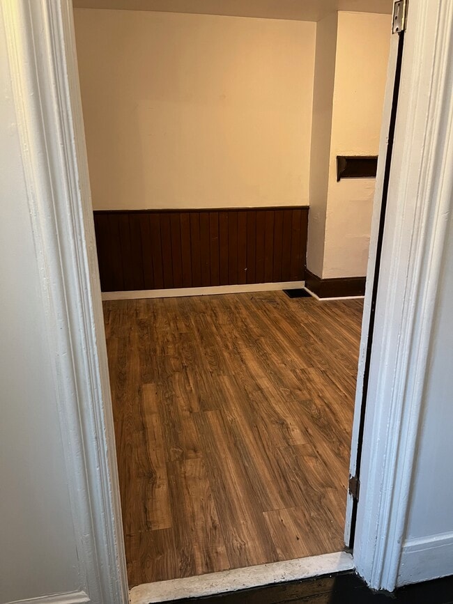 Building Photo - 1917 Tours St