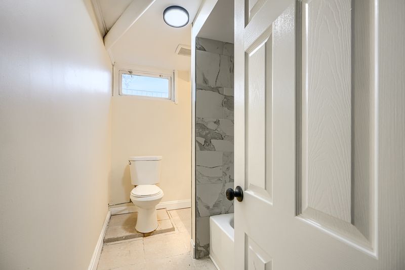 Building Photo - 8049 Lansdale Rd