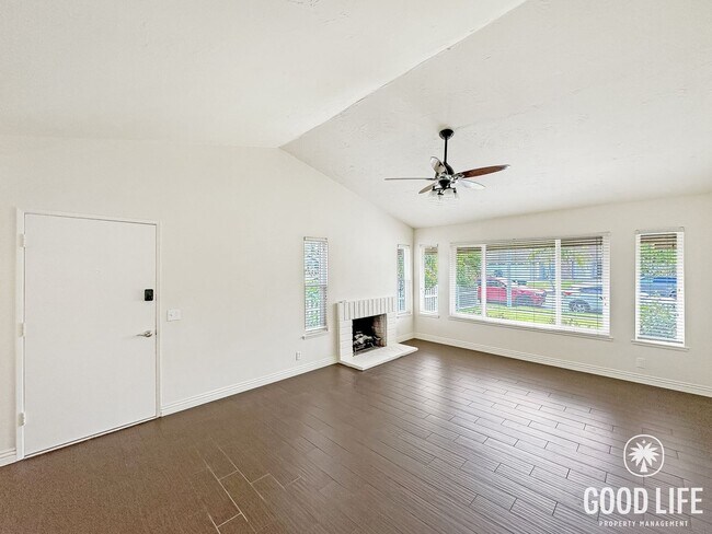 Building Photo - Spacious 3BR/2BA Home with 2-Car Garage in Lake Forest, CA – Great Location