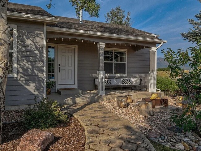 Building Photo - 15692 Paiute Cir