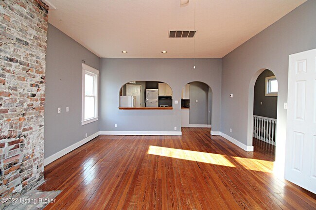 Building Photo - 158 State St