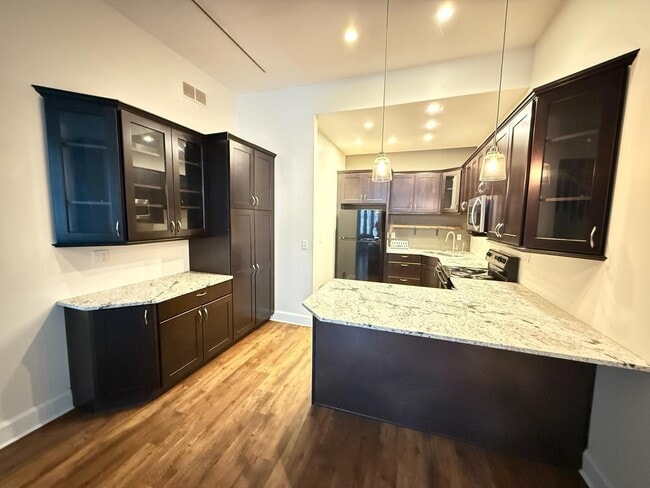 Building Photo - 822 Scott St