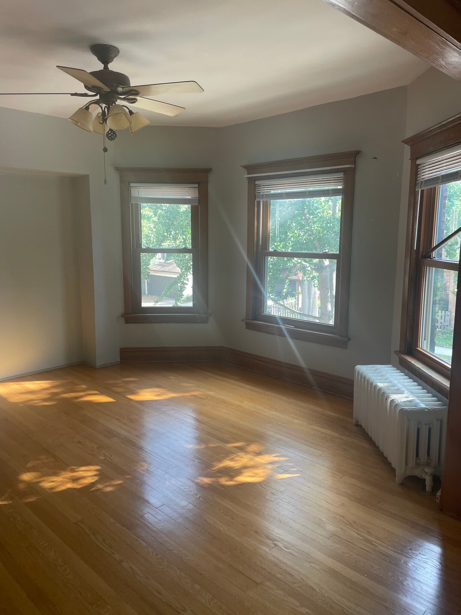 Building Photo - 1046 S Scoville Ave