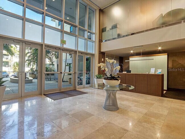 Building Photo - 400 4th Ave S