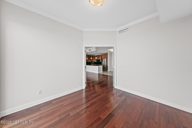 Building Photo - 1431 Riverplace Blvd