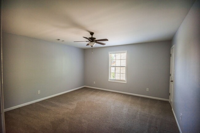 Building Photo - 2606 5 St