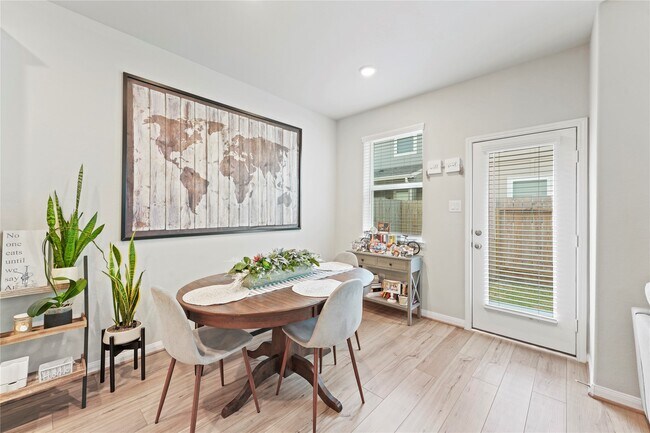 Building Photo - 1519 Beach Oak Dr