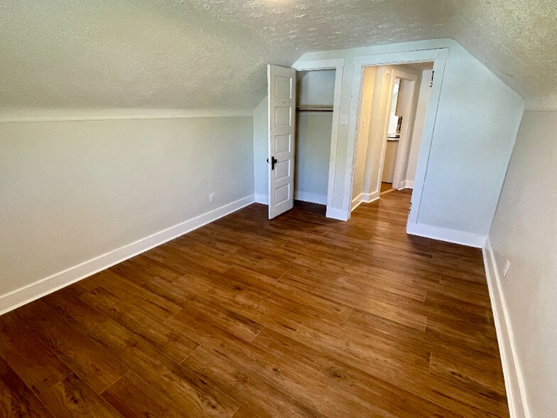 Building Photo - 4518 Ashland Ave