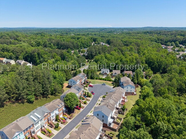 Building Photo - 221 Balaban Cir