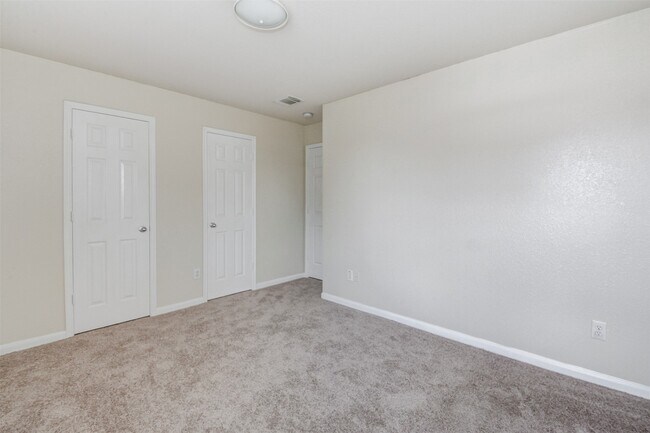 Building Photo - 21515 Pointed Oak Ln