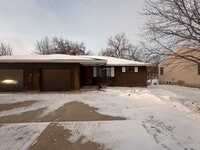 Building Photo - 809 2nd Ave NE