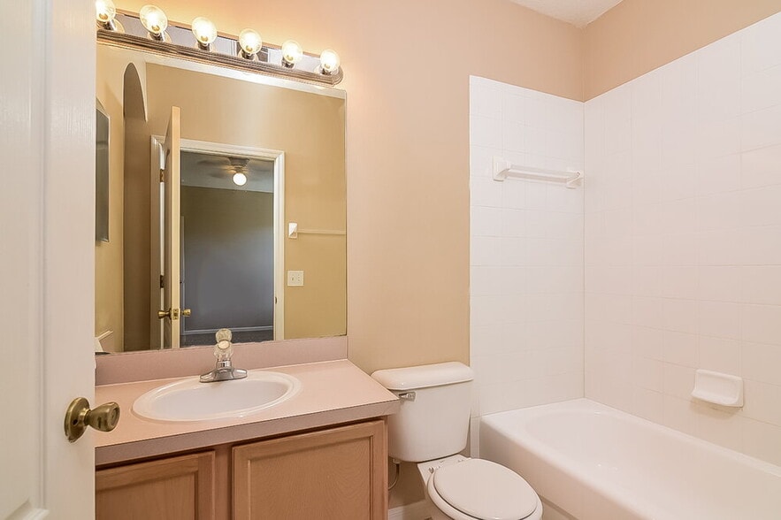 Building Photo - 7742 Bristol Park Dr