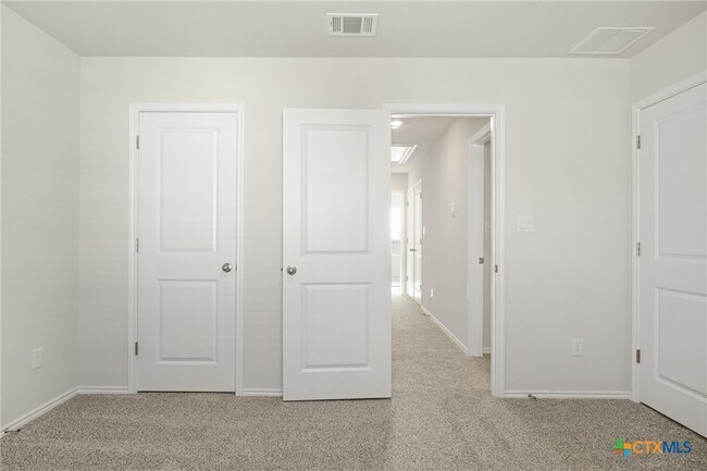 Building Photo - 12811 Village Spun Plz