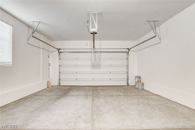 Building Photo - 11680 Hamilton Lk Ave