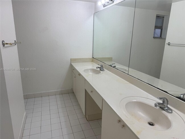 Building Photo - 4235 N University Dr