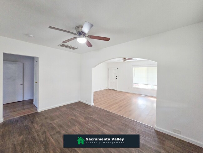 Building Photo - 4235 Arlington Ave