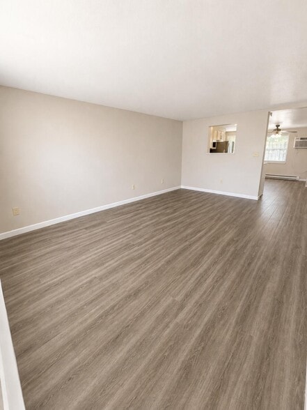 Building Photo - 1149 W South Park Ave