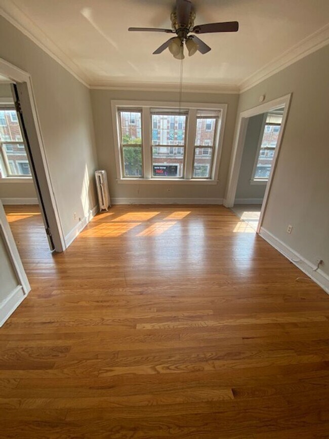 Building Photo - Evanston 1BR! Heat included - Puple Line!