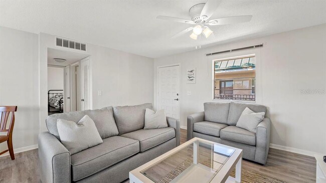Building Photo - 3905 Del Prado Blvd S
