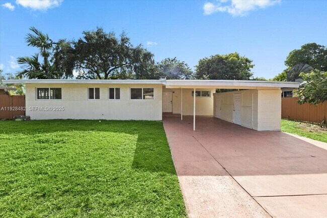 Primary Photo - 140 NW 198th St