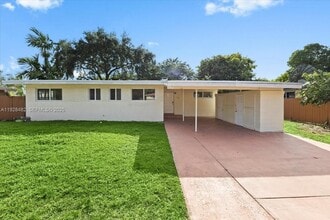 Building Photo - 140 NW 198th St