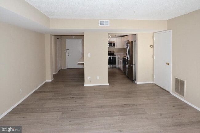 Building Photo - 7621 Provincial Dr