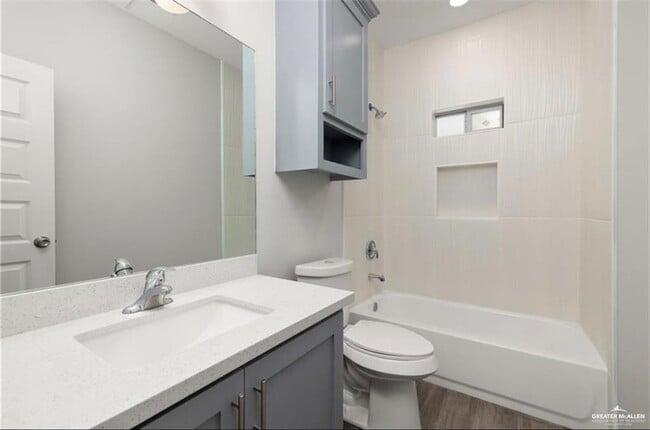 Building Photo - 7 Northwestern Ave