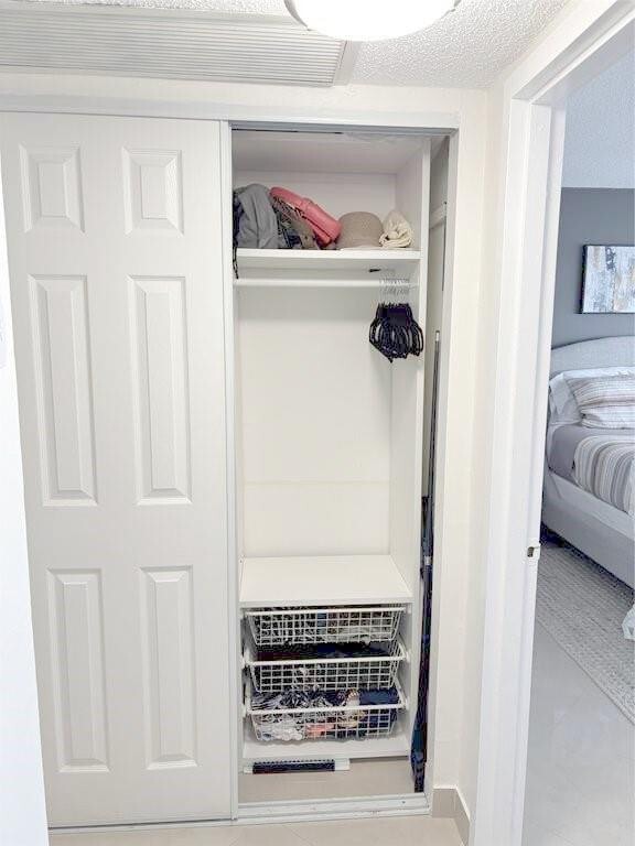 Building Photo - 3140 S Ocean Dr