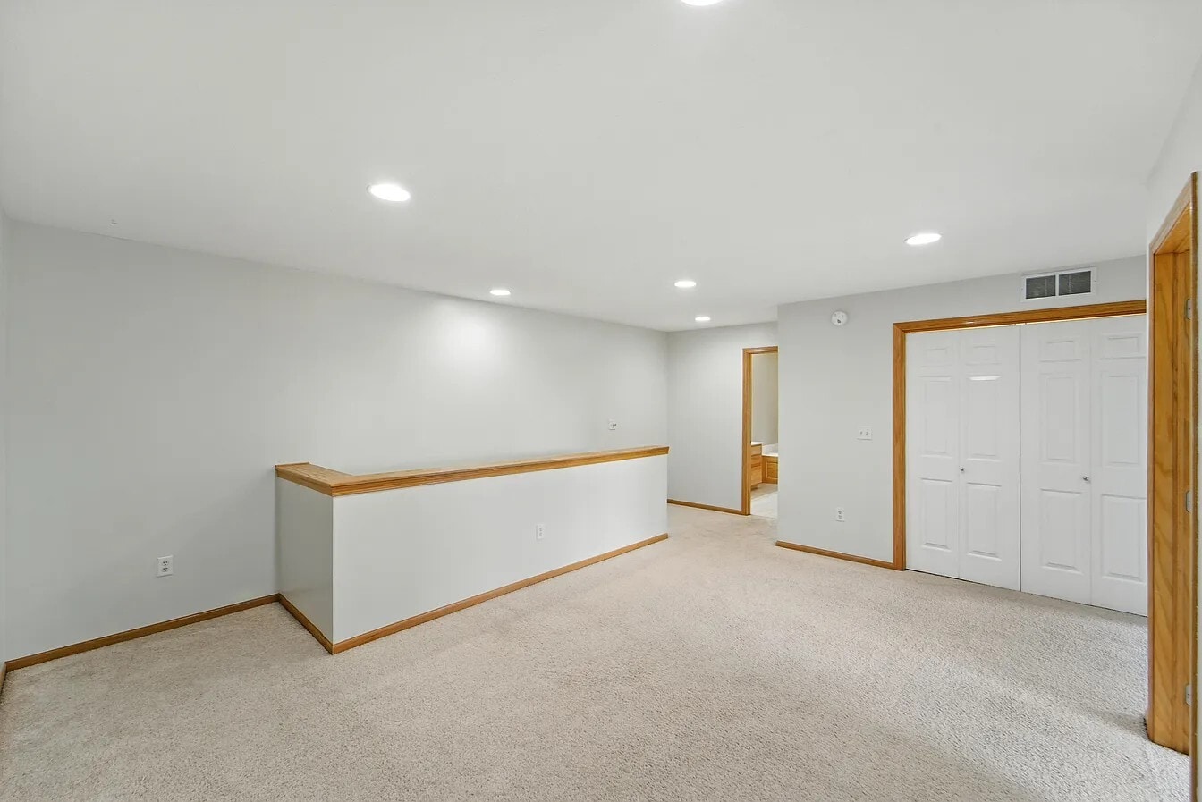 Building Photo - 277 S 79th St