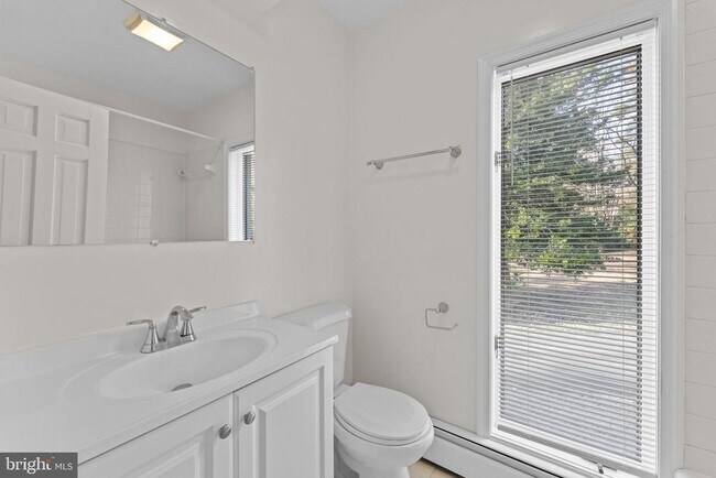 Building Photo - 901 Walker Rd