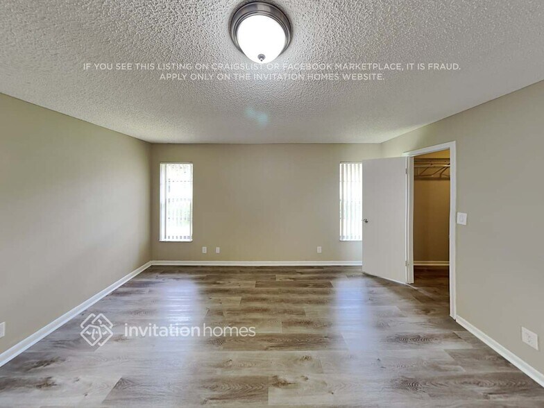 Building Photo - 11440 NW 18th Manor