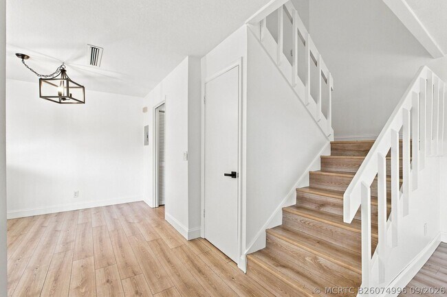 Building Photo - 1302 Nebraska Ave