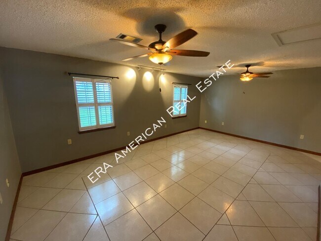 Building Photo - 520 Kumquat Ave