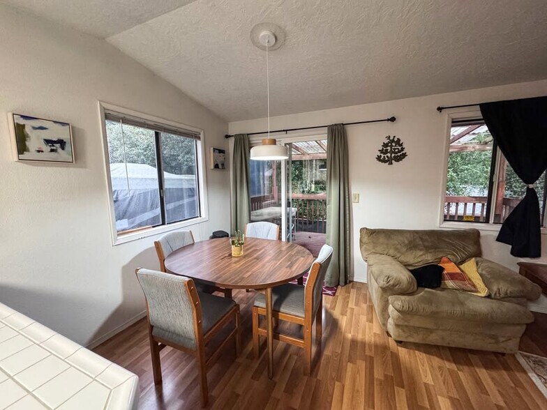 Building Photo - 12608 SE Cora St