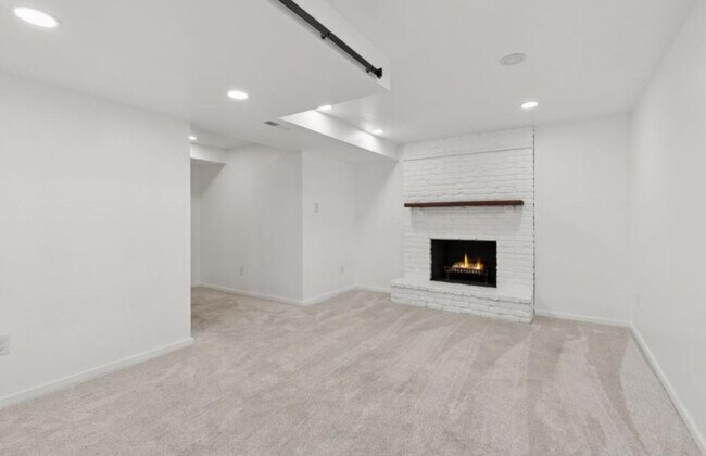 Building Photo - 12824 Eagle Ridge Dr