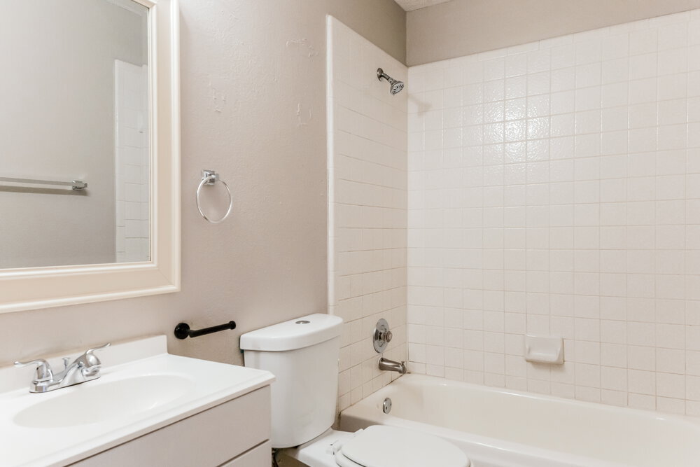 Building Photo - 7608 Honeybee Ln