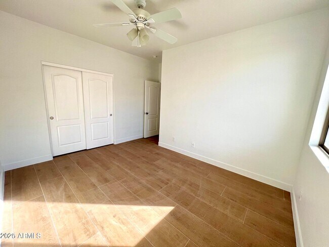 Building Photo - 18663 W Sunrise Dr