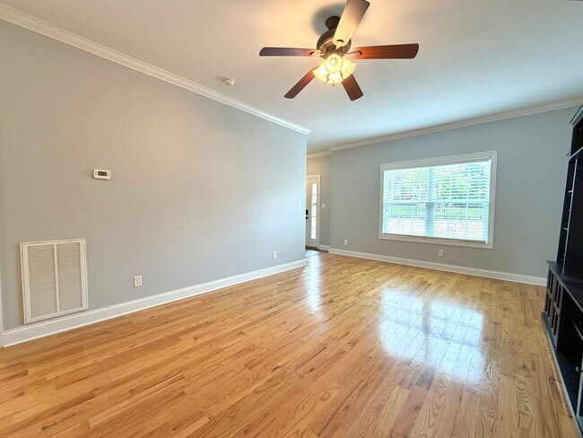 Building Photo - 90 Promontory Ln