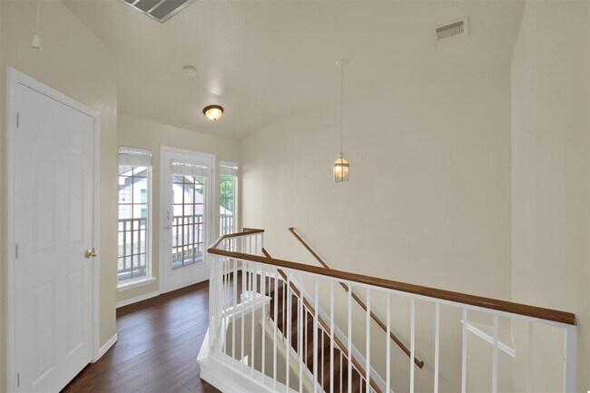 Building Photo - 1900 Scofield Ridge Pkwy