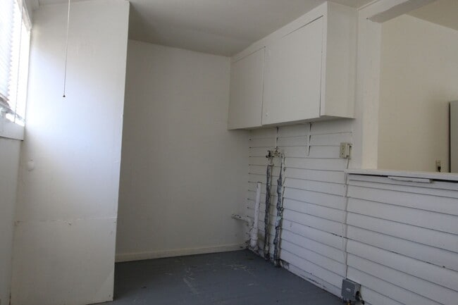Building Photo - 814 Martin St