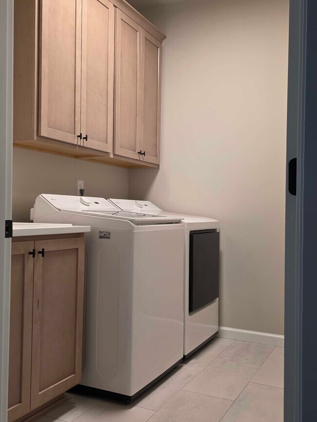 Building Photo - 738 NW 28th St