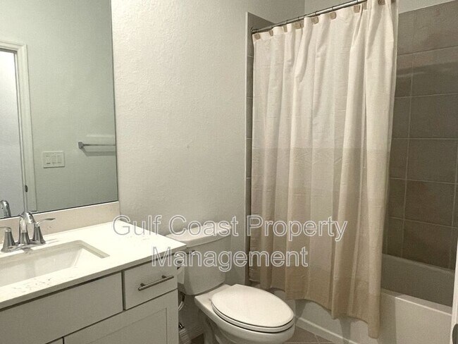 Building Photo - 11308 Pinot Dr