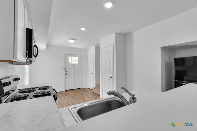 Building Photo - 350 Debus Dr