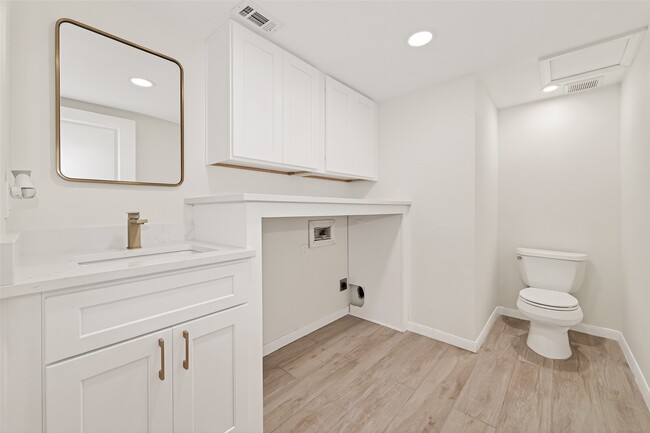 Building Photo - 13244 Trail Hollow Dr