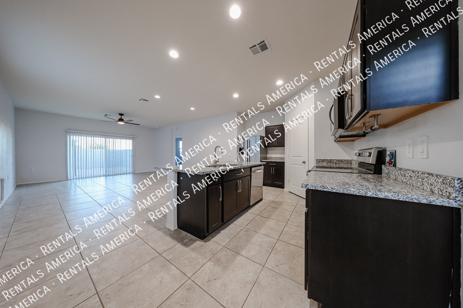 Building Photo - 36472 W San Capistrano Ave