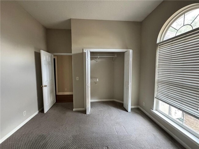 Building Photo - 183 Wood Crest Cir