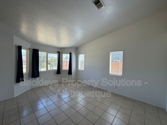Building Photo - 1405 Secret Valley Dr SW