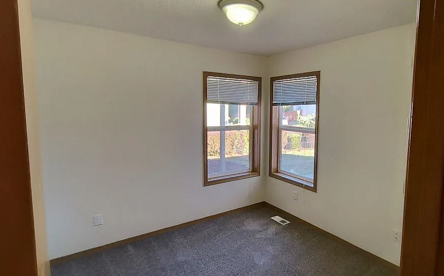 Building Photo - 16916 NE 33rd St