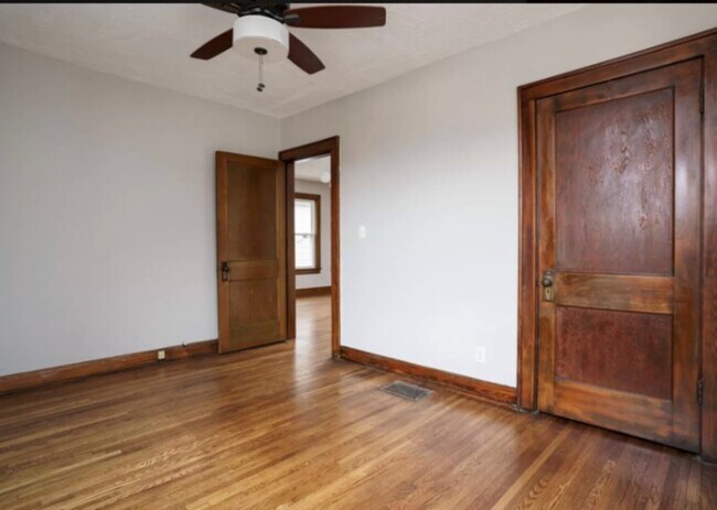 Building Photo - 1249 N 5th St